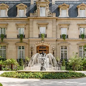Saint Hotel